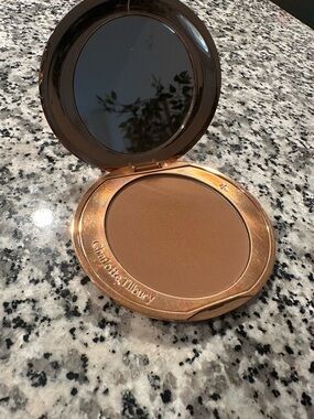$35!! Charlotte Tilbury Airbrush Setting Powder  DEEP 4. UNUSED. FREE SHIPPING.